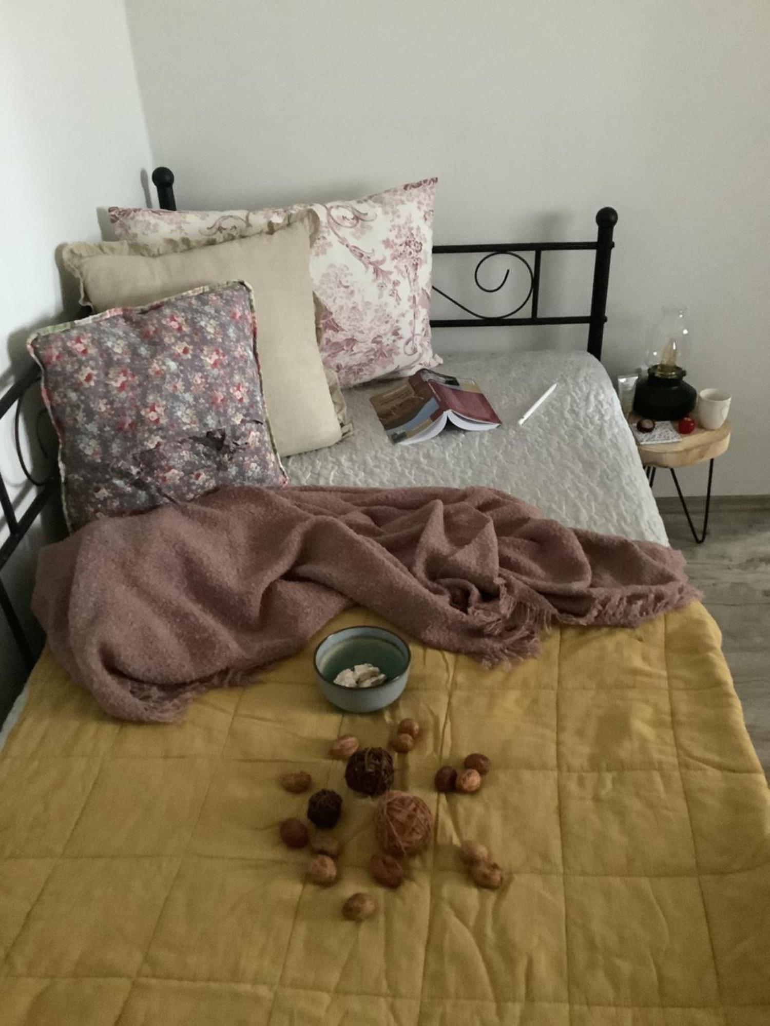 Ezuest Boroka Apartman 埃格尔 外观 照片